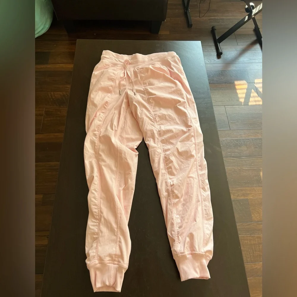 Dance studio pants from lululemon, size 6, worn a few times - Picture 1 of 4